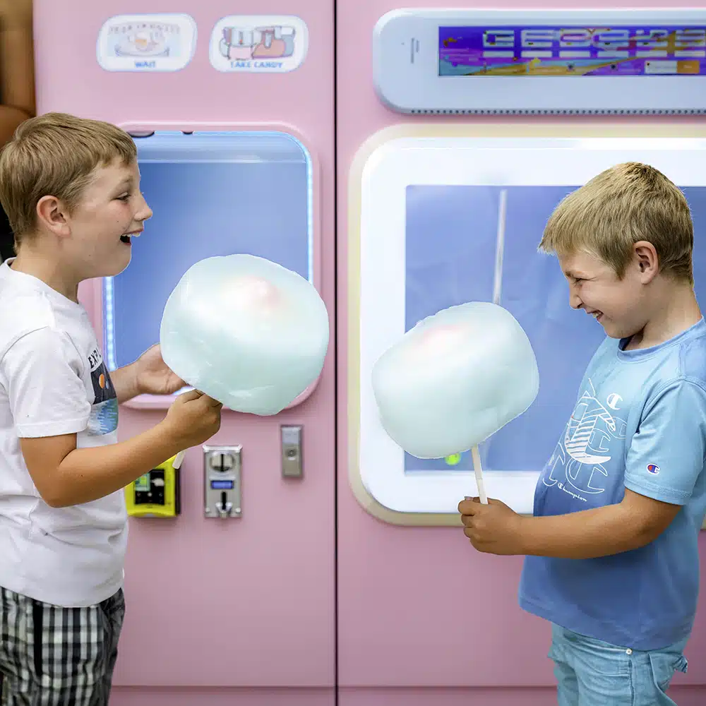 Sweet Spin Cotton Candy Vending Machine - Image 3