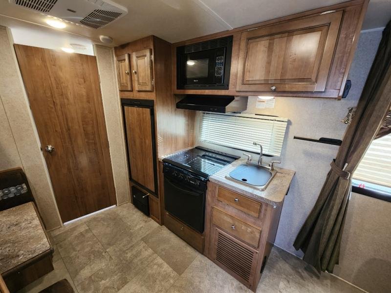 Used 2018 Forest River RV Rockwood Mini Lite 1902 - Image 6