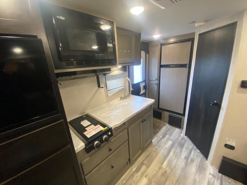 Used 2022 Starcraft Super Lite Maxx 16FBS - Image 8