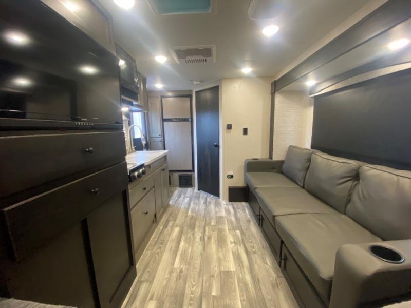 Used 2022 Starcraft Super Lite Maxx 16FBS - Image 5