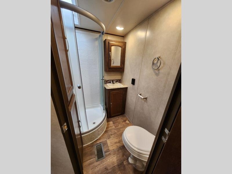 Used 2017 Forest River RV Salem Hemisphere Lite 282RK - Image 16