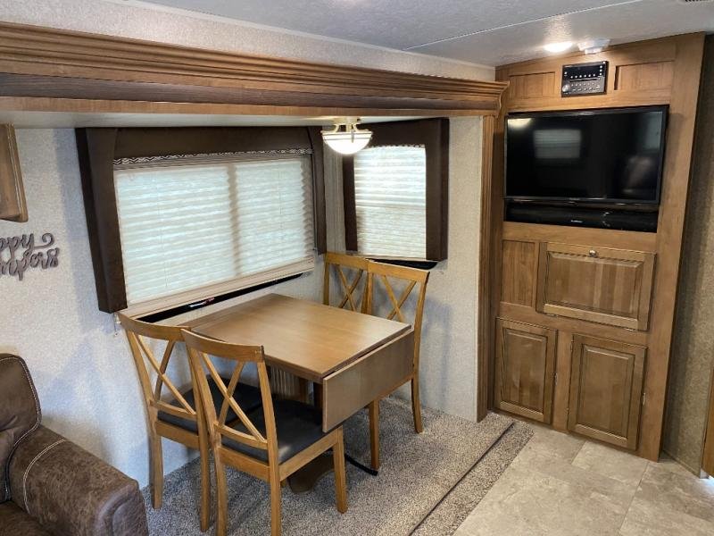 Used 2019 Forest River RV Rockwood Ultra Lite 2604WS - Image 5