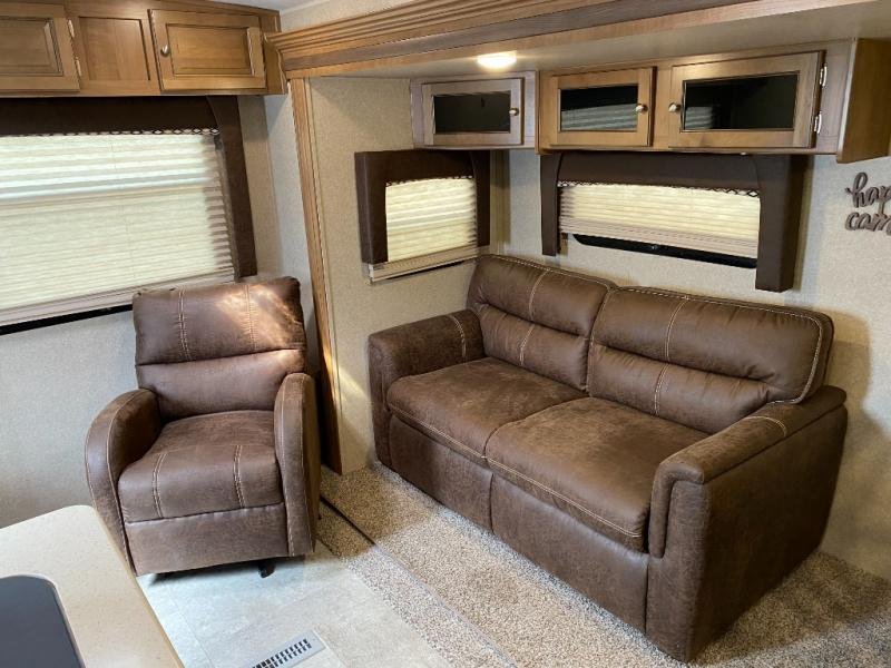 Used 2019 Forest River RV Rockwood Ultra Lite 2604WS - Image 9
