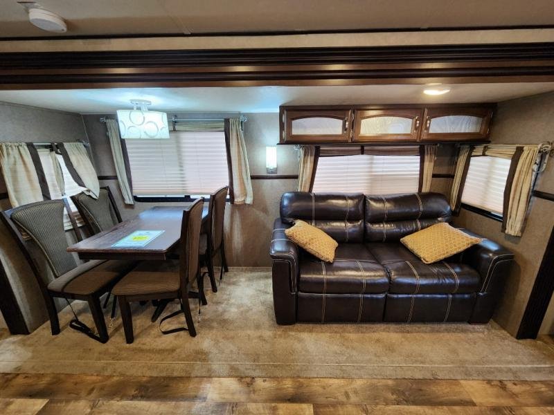 Used 2017 Forest River RV Salem Hemisphere Lite 282RK - Image 13