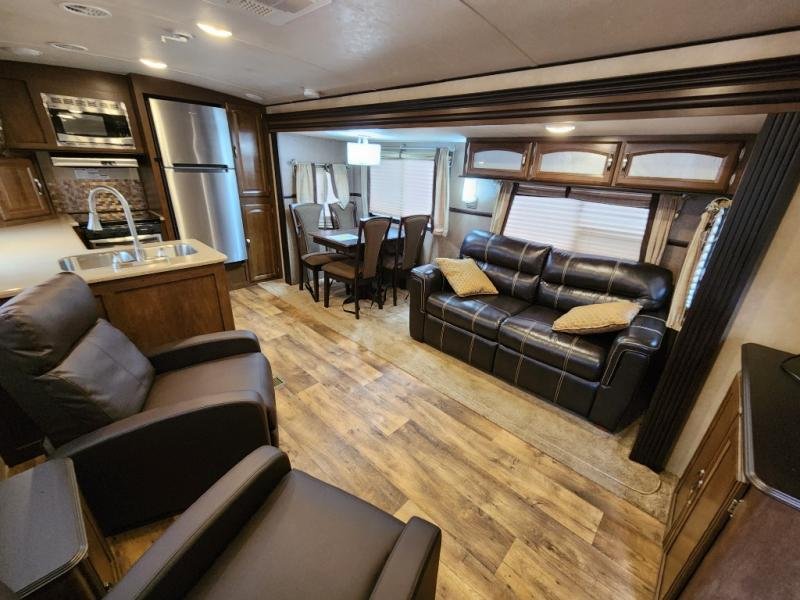 Used 2017 Forest River RV Salem Hemisphere Lite 282RK - Image 6