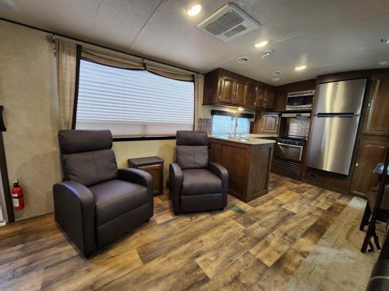 Used 2017 Forest River RV Salem Hemisphere Lite 282RK - Image 11