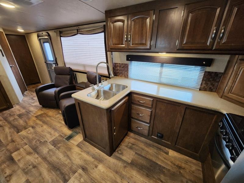 Used 2017 Forest River RV Salem Hemisphere Lite 282RK - Image 15