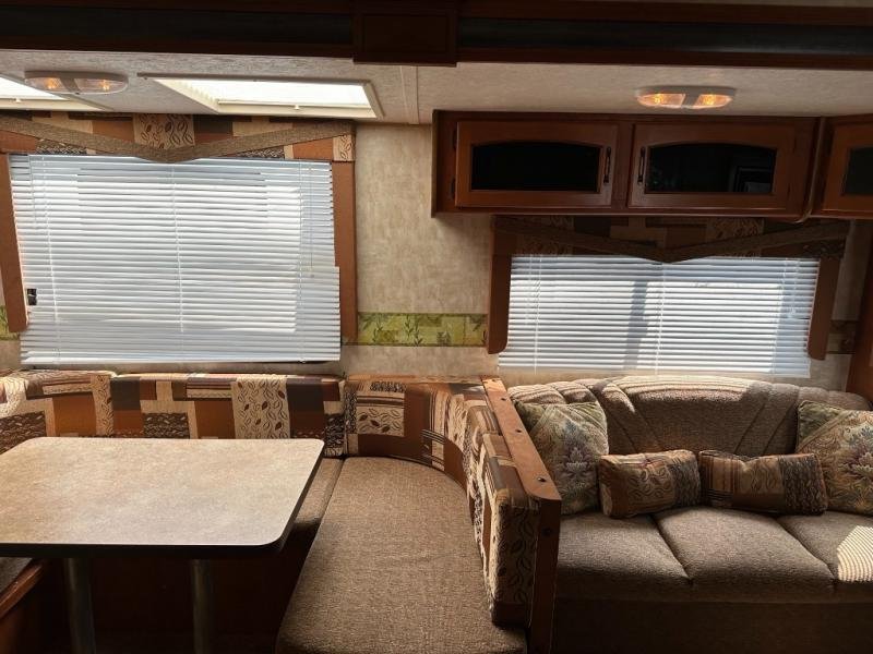 Used 2010 Forest River RV V-Cross 32VBHS - Image 14