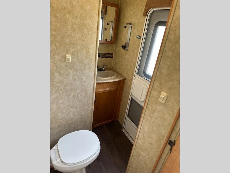 Used 2009 Coachmen RV Chaparral 299TSB - Image 11