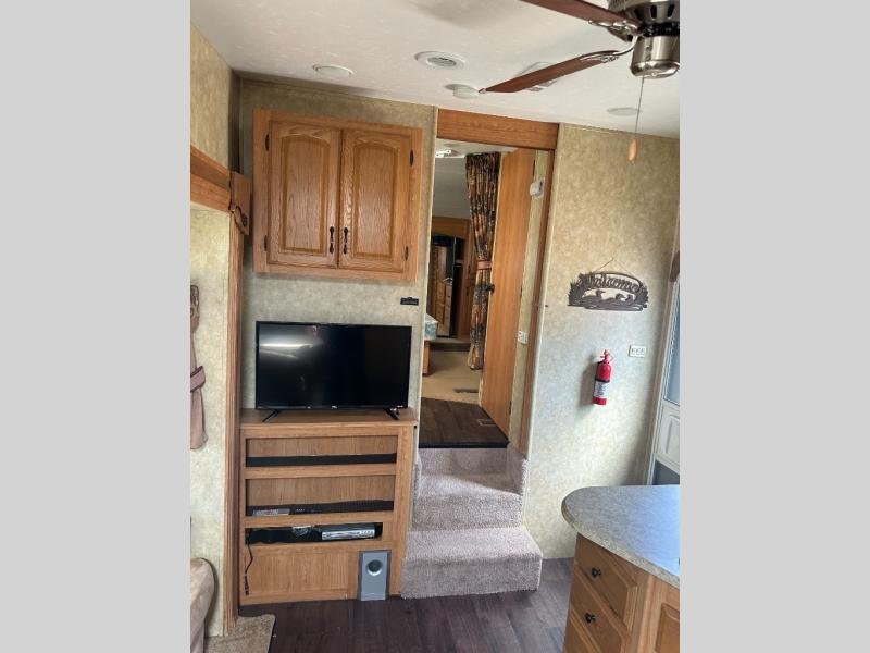 Used 2009 Coachmen RV Chaparral 299TSB - Image 12