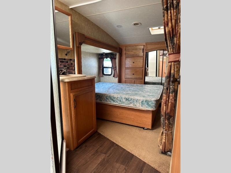Used 2009 Coachmen RV Chaparral 299TSB - Image 14