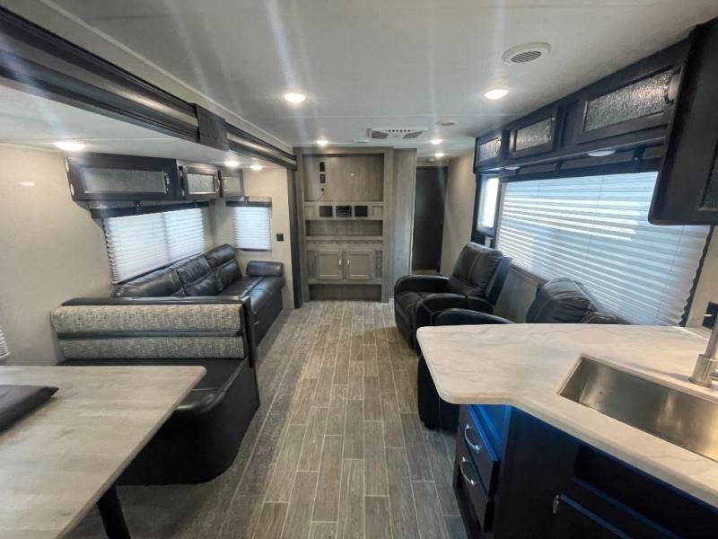 Used 2019 Palomino Puma 28RKSS - Image 5
