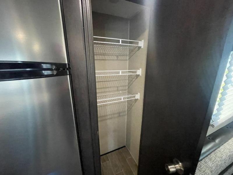 Used 2019 Palomino Puma 28RKSS - Image 10