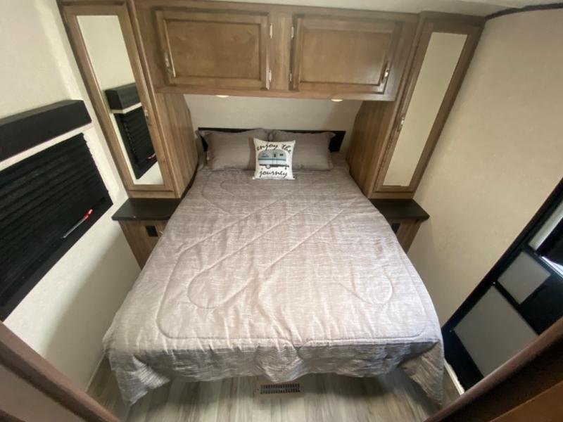 Used 2020 Jayco Jay Feather 27RL - Image 16