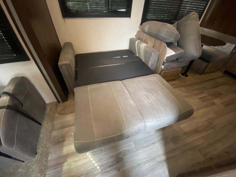 Used 2020 Jayco Jay Feather 27RL - Image 11