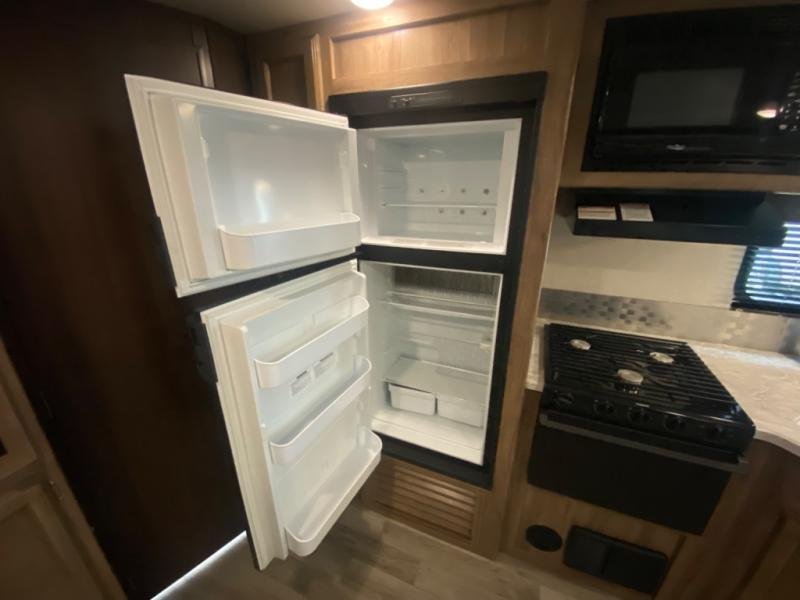 Used 2020 Jayco Jay Feather 27RL - Image 12