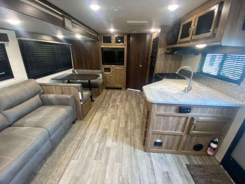 Used 2020 Jayco Jay Feather 27RL - Image 9