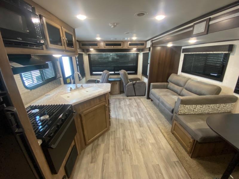 Used 2020 Jayco Jay Feather 27RL - Image 4
