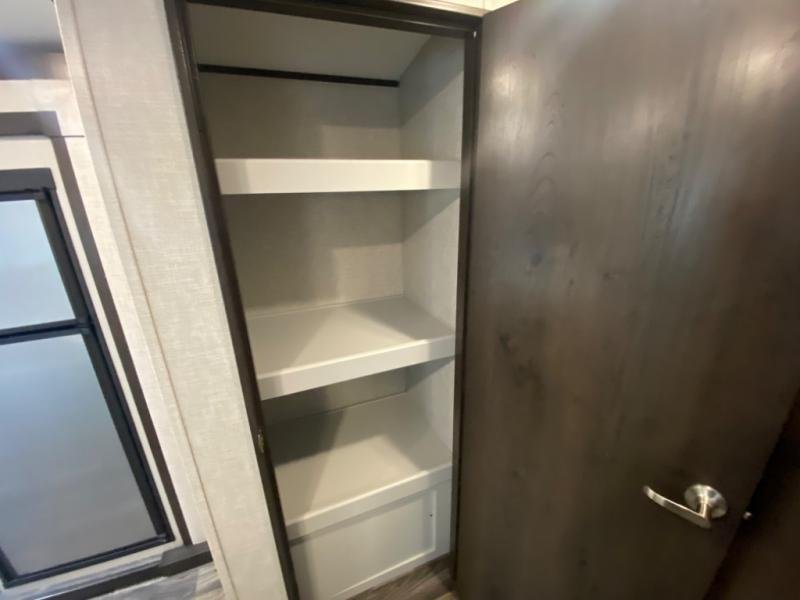 Used 2019 Keystone RV Premier Ultra Lite 26RBPR - Image 13