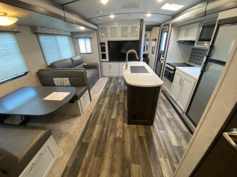 Used 2019 Keystone RV Premier Ultra Lite 26RBPR - Image 5