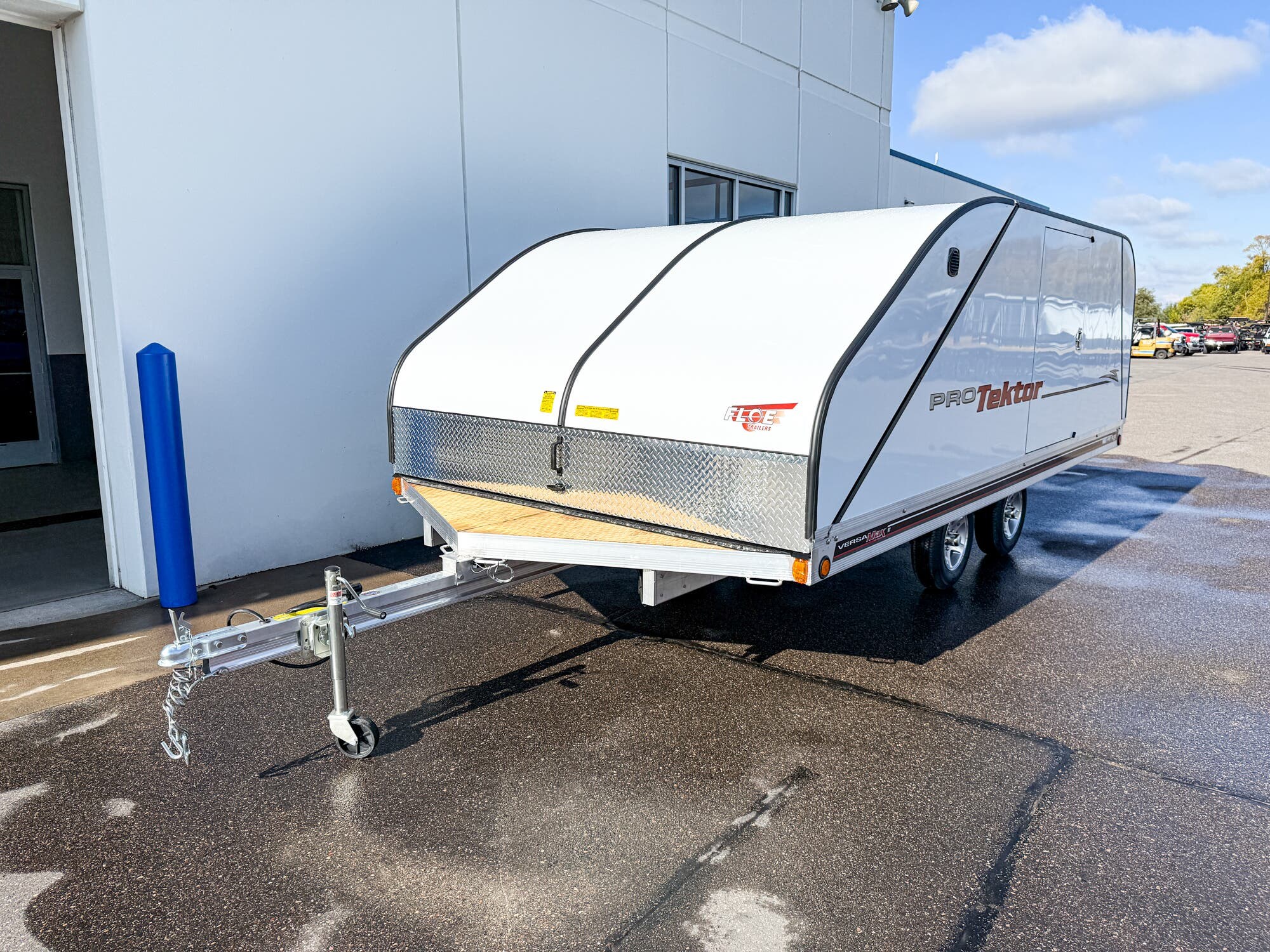 2026 FLOE 8.5X16 PROTEKTOR 3-PLACE ENCLOSED SNOWMOBILE TRAILER - Image 11