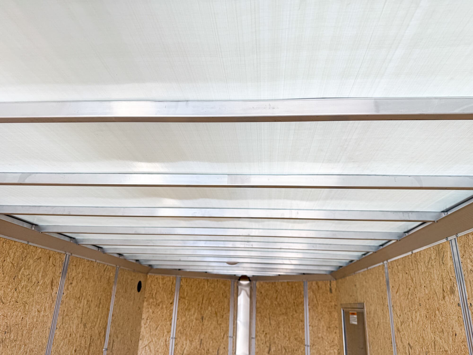 2026 EZ-HAULER 7X16 10K ALUMINUM ENCLOSED CONTRACTOR TRAILER - 6' 10" INTERIOR - REAR RAMP - Image 6