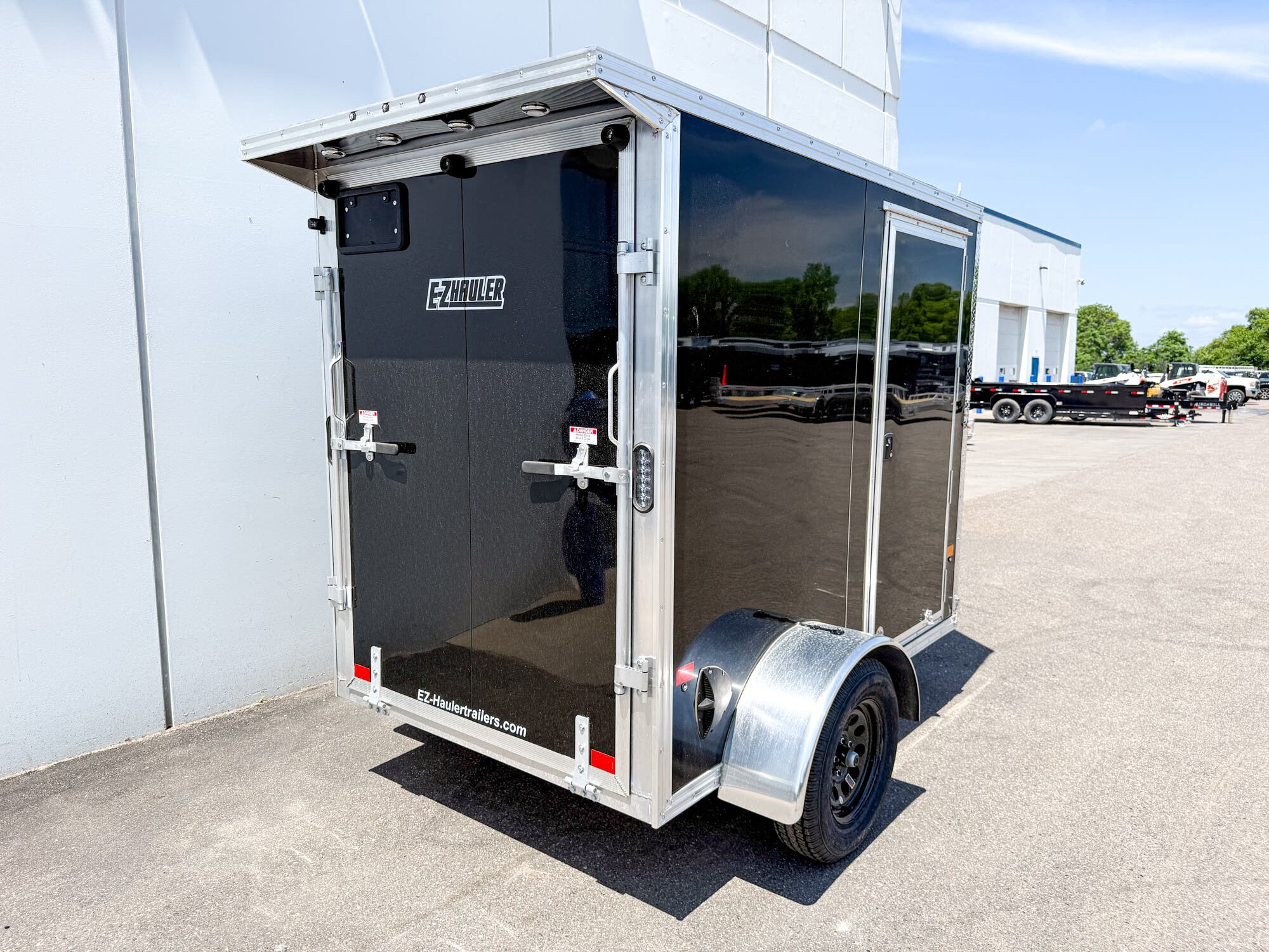 2026 EZ-HAULER 5X8 ALUMINUM ENCLOSED CARGO TRAILER - 6'1" INTERIOR - BLACK - Image 2