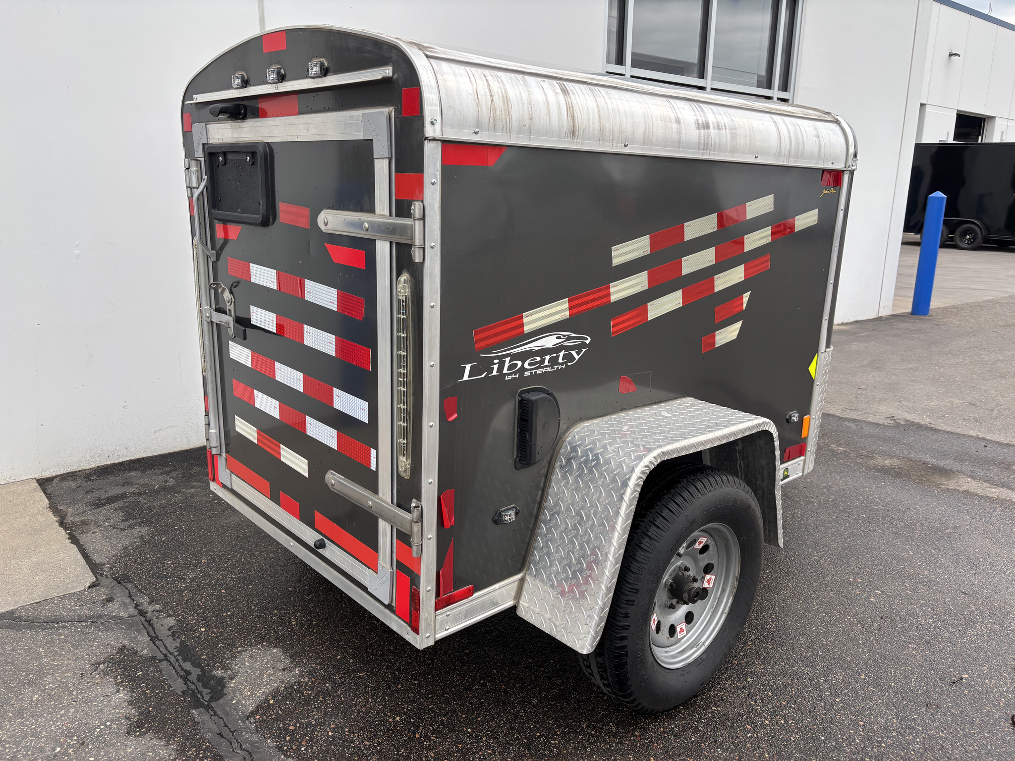 2017 STEALTH 4X6 4' INT ENCLOSED CARGO TRAILER - Image 4