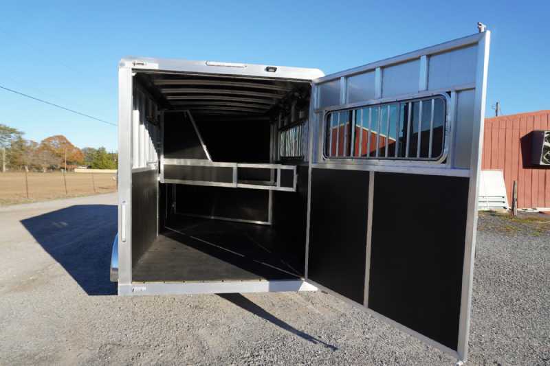New 2026 Shadow 3HBPDLX 3 Horse Trailer with 2' Short Wall - Image 7