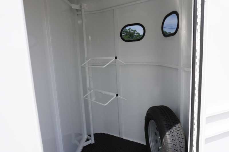 New 2026 Bee 2HBPSLDLX 2 Horse Trailer with 2' Short Wall - Image 8