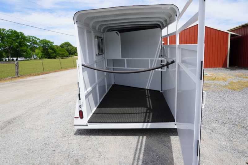 New 2026 Bee 2HBPSLDLX 2 Horse Trailer with 2' Short Wall - Image 7