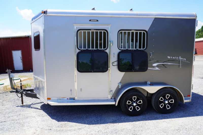 Used 2025 Homesteader 213SB Stallion 2 Horse Trailer with 1' Short Wall - Image 6