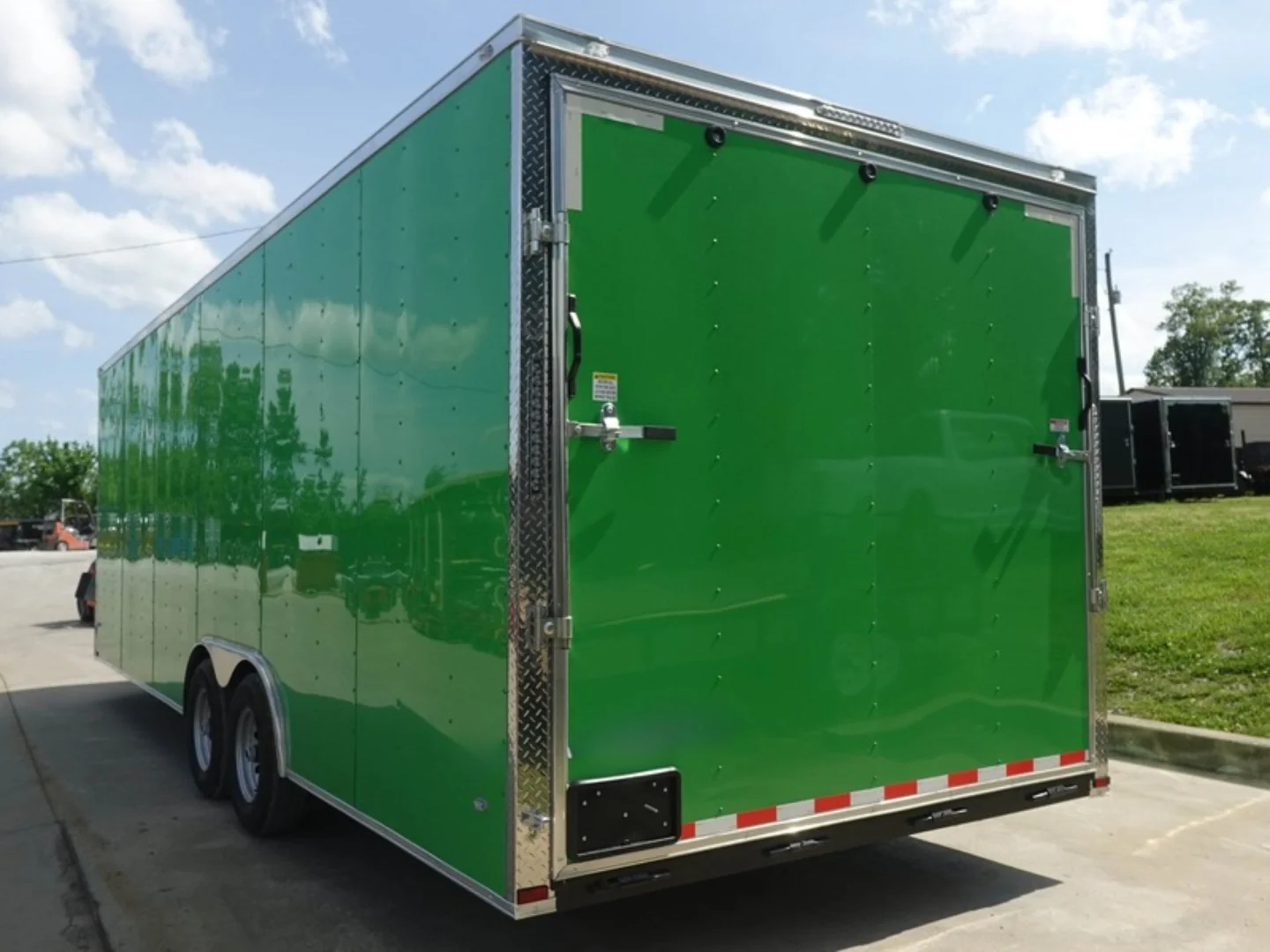 8.5x24 V Nose Neon Green Enclosed Trailer (2) 5200 LB Axles With Brakes 7 Ft Interior Height - Image 6