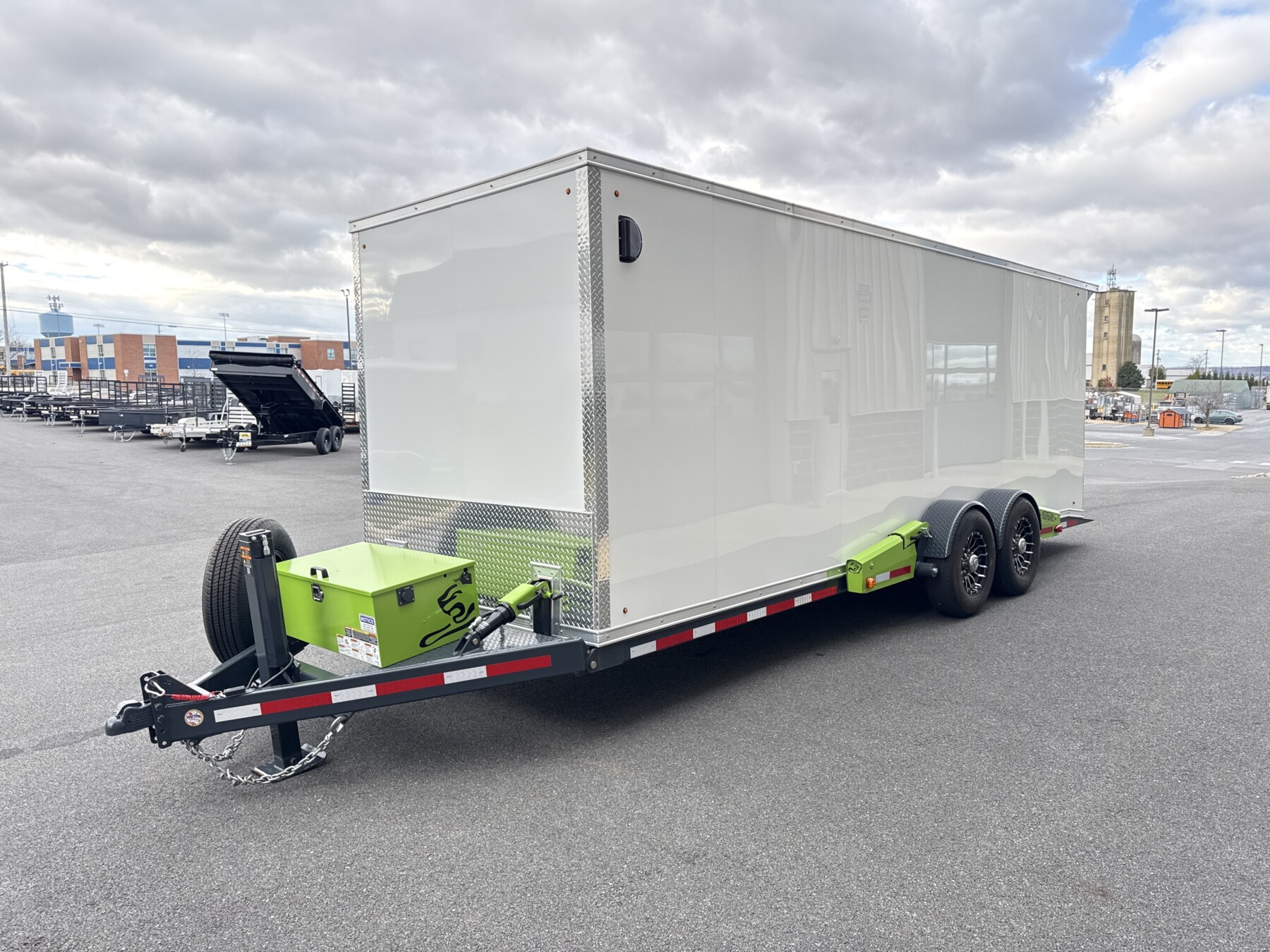 Belmont FlatTrak Enclosed Trailer - Image 9