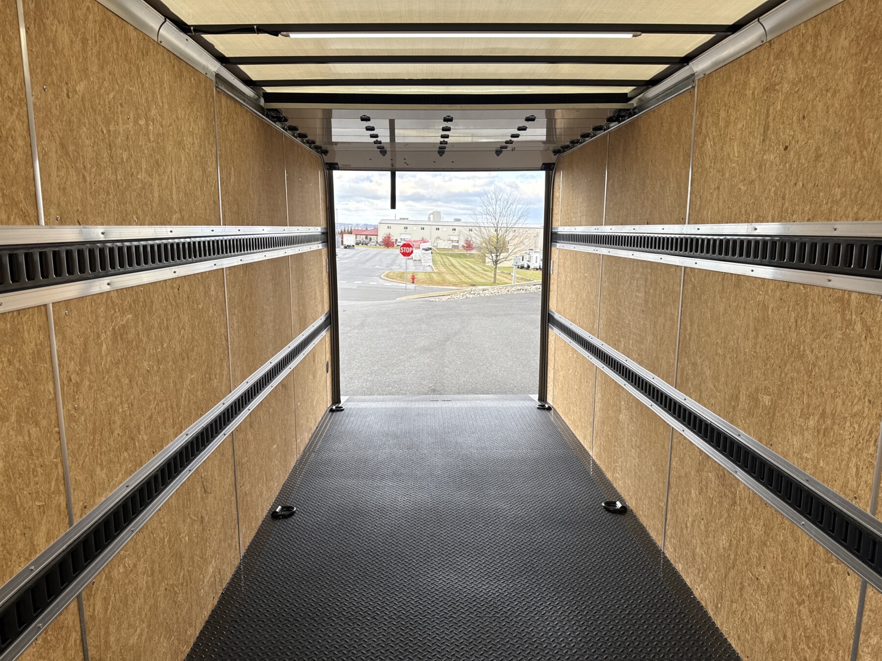 Belmont FlatTrak Enclosed Trailer - Image 8